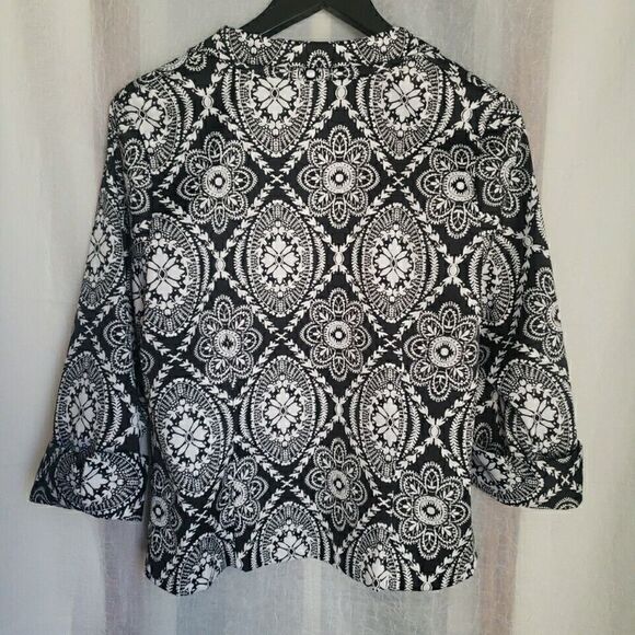 Dressbarn Women's Blouse Size M Black White Geometric 3/4 Sleeve V Neck Stretch - Picture 8 of 11